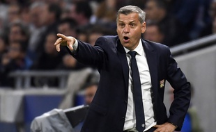 Bruno Genesio, ici lors du match de Ligue Europa le 28 septembre contre l'Atalanta Bergame.
