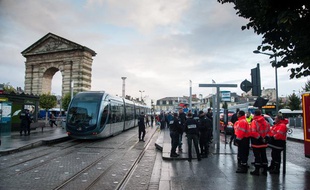 La place de la Victoire à Bordeaux, où une jeune femme est décédée après avoir été percutée par le tramway
