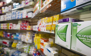 Des médicaments sans ordonnance dans une pharmacie (image d'illustration).