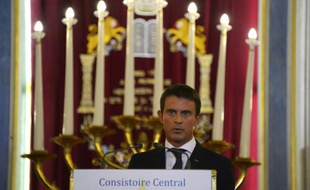 Le Premier ministre Manuel Valls, lors de ses voeux à quelques jours du nouvel an juif, à la synagogue Nazareth à Paris le 8 septembre 2015