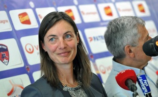 Corinne Diacre, lors de sa conférence de presse de présentation, le 30 juin 2014 à Clermont.