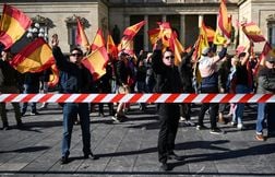 Des heurts entre pro et anti-Franco en Espagne, dix-sept interpellations