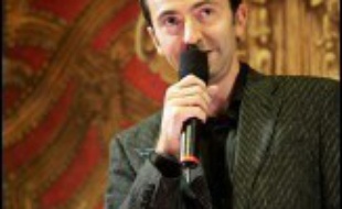 Gérald Dahan a raconté sur la radio avoir "piégé" la candidate à la présidentielle, après avoir piégé auparavant entre "cinq et dix personnes" de son entourage pour pouvoir lui parler.