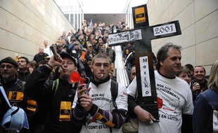 Les salariés de Continental à leur arrivée à Hanovre en Allemagne le 23 avril 2009.