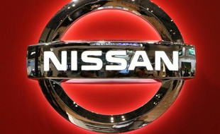 Le logo du géant automobile japonais Nissan pris au salon de l'automobile de Tokyo, le 2 novembre 2015