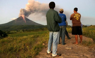 Le volcan Momotombo, au Nicaragua, le 2 décembre 2015