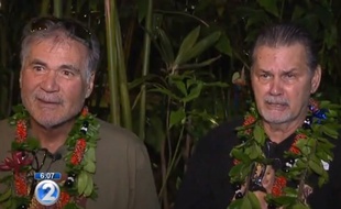 Deux Américains d'Hawaï, Alan Robinson et Walter Macfarlane, ont découvert qu'ils avaient la même mère.