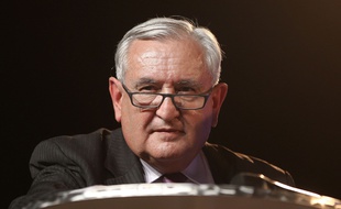Jean-Pierre Raffarin venu en soutien pour Fabienne Keller, candidate pour les municipales a Strasbourg, le 5 mars 2014.