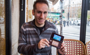Armé de sa Nintendo 3DS et de son stylet, Yohan, fan de Pokémon est allé affronter d'autres joueurs au championnat du monde en août dernier.