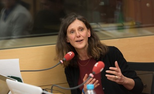 Elise Fajgeles, alors membre de l'équipe de campagne de Manuel Valls, en janvier 2017.