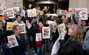 Une soixantaine de salariés manifeste devant L'Express vendredi 2 octobre 2015