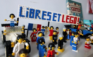 Des vieux modèles de Lego. Ici chez Raphaël, à Rennes, un collectionneur.