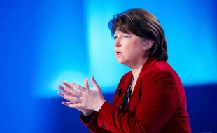 Il n'y aura pas de croissance "si on ne s'attaque pas à la finance", a affirmé mardi sur BFMTV-RMC la première secrétaire du PS, Martine Aubry, en appelant les socialistes à "démultiplier la parole" de François Hollande.