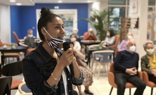 Sonia, 22 ans, est logée gratuitement dans une résidence services pour seniors à Nantes