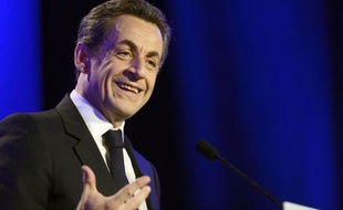 Nicolas Sarkozy, qui a promis de se battre jusqu'à "la dernière minute du dernier jour", s'est montré offensif et confiant en Vendée lors de son dernier meeting de campagne, à 48 heures d'un second tour de présidentielle où il est donné battu.