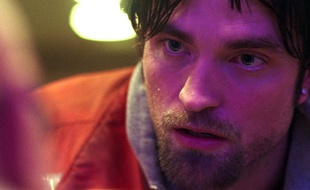 Robert Pattinson dans Good Time des frères Safdie