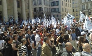 Réunis à l'appel du syndicat CFE-CGC, les cadres protestent contre la réforme du temps de travail.