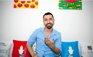 Sid Nouar a ouvert un restaurant marocain pour sourds et entendants.