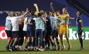 La joie des joueurs du PSG après leur victoire 0-3 contre Leipzig qui les qualifie pour la finale de la Ligue des champions.