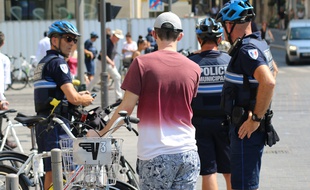Opération de contrôle de cyclistes à Bordeaux, le 20 juin 2017