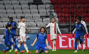 Bruno Guimaraes, Malo Gusto et tous les Lyonnais avaient le visage des mauvais jours, mercredi contre les Rémois. OLIVIER CHASSIGNOLE