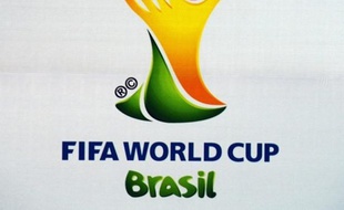 La Fifa a promis vendredi que tous les joueurs du Mondial-2014 au Brésil seront sous la surveillance du passeport biologique, rétorquant ainsi aux critiques de l'Agence mondiale antidopage (AMA) qui reproche au football de ne pas en faire assez en matière de lutte antidopage.