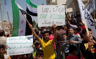 Vingt et un membres des forces de sécurité ont été tués mercredi à l'aube dans la région d'Alep dans le nord de la Syrie et à Harasta, une banlieue de Damas, a indiqué l'Observatoire syrien des droits de l'Homme (OSDH).