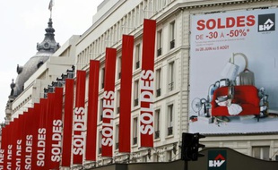 Photo de la façade du grand magasin le BHV à Paris