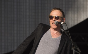 Belle and Sebastian sur scène à Glasgow.