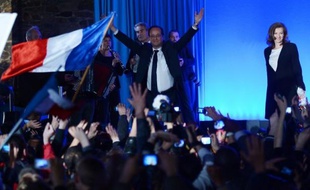 François Hollande a passé un long dimanche dans son fief corrézien de Tulle, où il a prononcé sa première allocution de président élu, avant de rallier Paris pour célébrer sa victoire à la Bastille devant des dizaines de milliers de sympathisants en liesse.