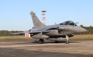 Un avion Rafale