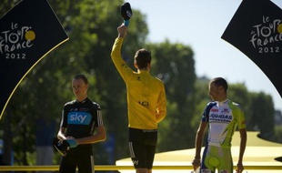 Le Tour de France 2014, qui partira d'Angleterre, commencera par une étape en ligne, le 5 juillet, entre Leeds et Harrogate dans le Yorkshire
