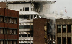 Vue de l'immeuble soufflé par une explosion dans le quartier du gouvernement à Oslo, en Norvège, le 22 juillet 2011.