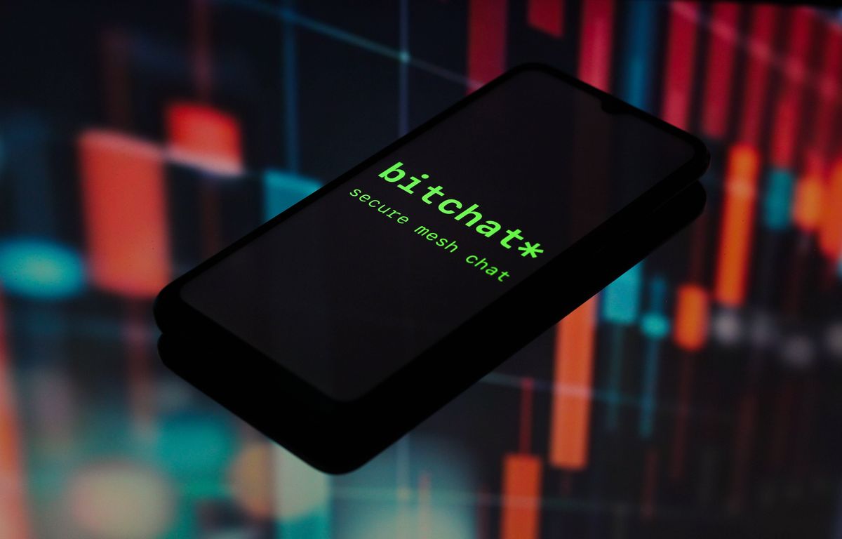 C'est quoi Bitchat, la nouvelle application de messagerie de Jack Dorsey, qui n'a pas besoin de réseau Internet ?