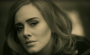 La chanteuse Adele dans le clip «Hello»