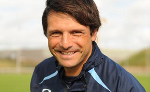 Laurent Fournier, le nouvel entraînement de l'US Créteil (National), lors d'une séance d'entraînement au stade Duvauchelle, le 3 septembre 2009.
