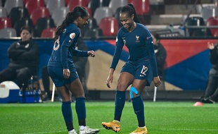 Les Bleues peuvent danser. Elles mènent face à l'Autriche et s'ouvrent le chemin de l'Euro 2022.