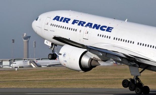 Au coeur des vacances de la Toussaint, une grève des hôtesses et stewards d'Air France devrait perturber le trafic aérien pendant cinq jours, faute de négociations, la compagnie prévoyant cependant d'assurer 80% de ses vols.