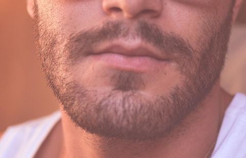 La greffe de barbe, un business qui pousse (avec ses dérives)