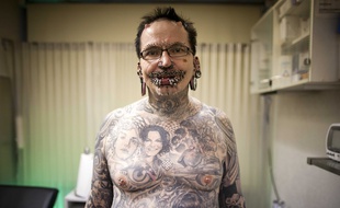 Rolf Buchholz, l'homme le plus percé au monde, le 15 novembre 2011 à Dortmund.