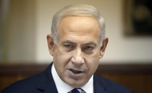 Le Premier ministre israélien Benjamin Netanyahu maintient ses projets de colonisation, et exploite les critiques internationales qu'ils suscitent comme argument électoral contre l'opposition accusée de faire le jeu de l'étranger, à quelques semaines des législatives.