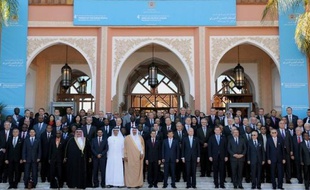 L'opposition au régime syrien de Bachar al-Assad a reçu mercredi le soutien de poids des Arabes et des Occidentaux qui l'ont reconnue comme le "représentant légitime" du peuple syrien, son chef recevant une invitation officielle à se rendre à Washington.