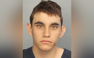 Nikolas Cruz a été inculpé pour 17 «meurtres avec préméditation» pour la fusillade dans un lycée de Floride du 14 février 2018.
