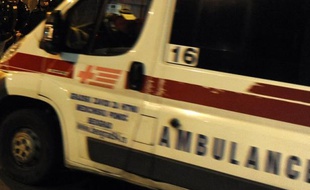 Un forcené a tué par balles 13 personnes, dont un bébé, et en a blessé trois autres dans un village près de Belgrade, a rapporté mardi la télévision d'Etat serbe RTS citant une source policière.