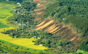 Un séisme de magnitude 6,6 dévaste le nord du Japon