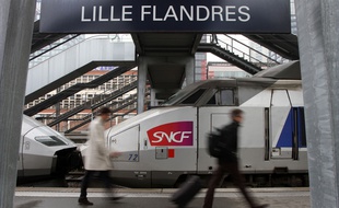 Un TGV en gare de Lille Flandres.