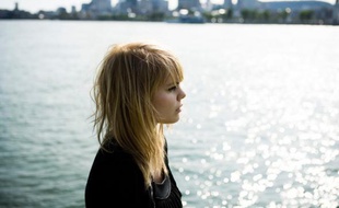 La chanteuse Coeur de pirate