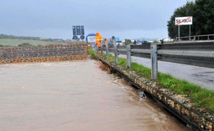 Des inondations ont fait 17 morts dont 4 enfants et d'importants dégâts matériels lundi dans l'île italienne de Sardaigne, frappée par un évènement qualifié d'"exceptionnel" par les autorités.