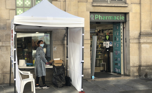 Illustration de tests antigéniques réalisé en pharmacie.