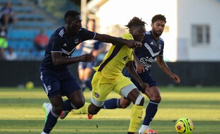 Bordelais et Toulousains (en jaune) se sont rencontrés en match de présaison, le 4 août 2020 à Agen.
